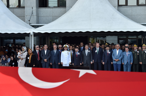 11. Cumhurbaşkanı Gül, Şehit Emniyet Müdürü Çeken için Düzenlenen Törene Katıldı